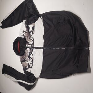 LR Scoop Camouflage Jacket Size Small